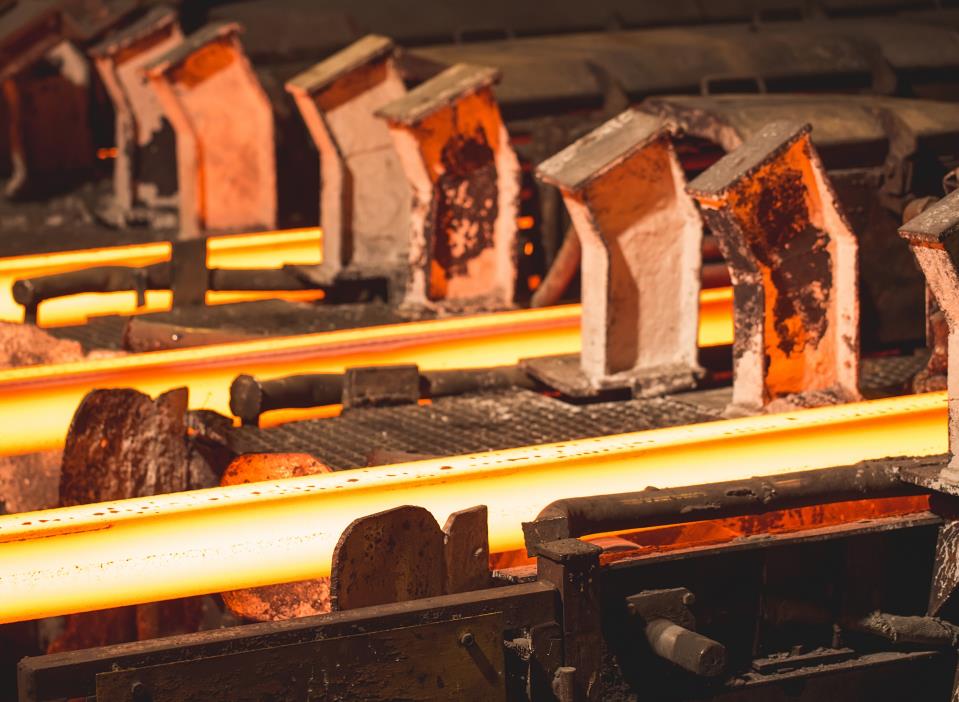 Show the production of two types of steel.: 8Cr13MoV and AUS-8