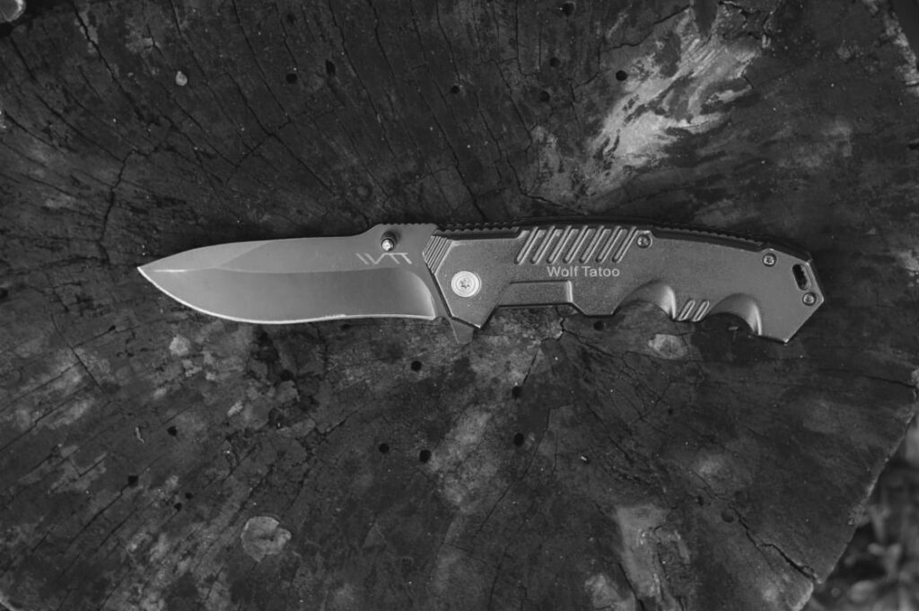 Switchblade knives have multiple applications