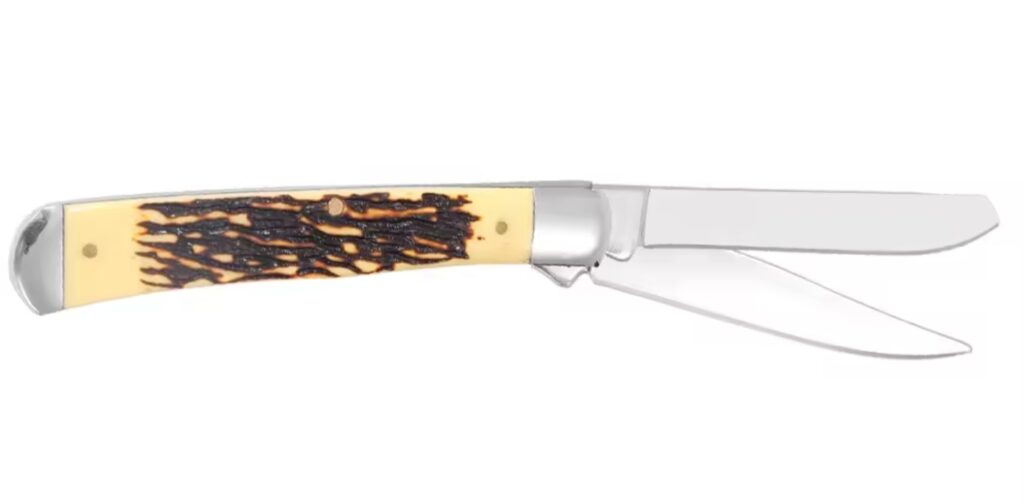 trapper knife with spey blade in transparent background