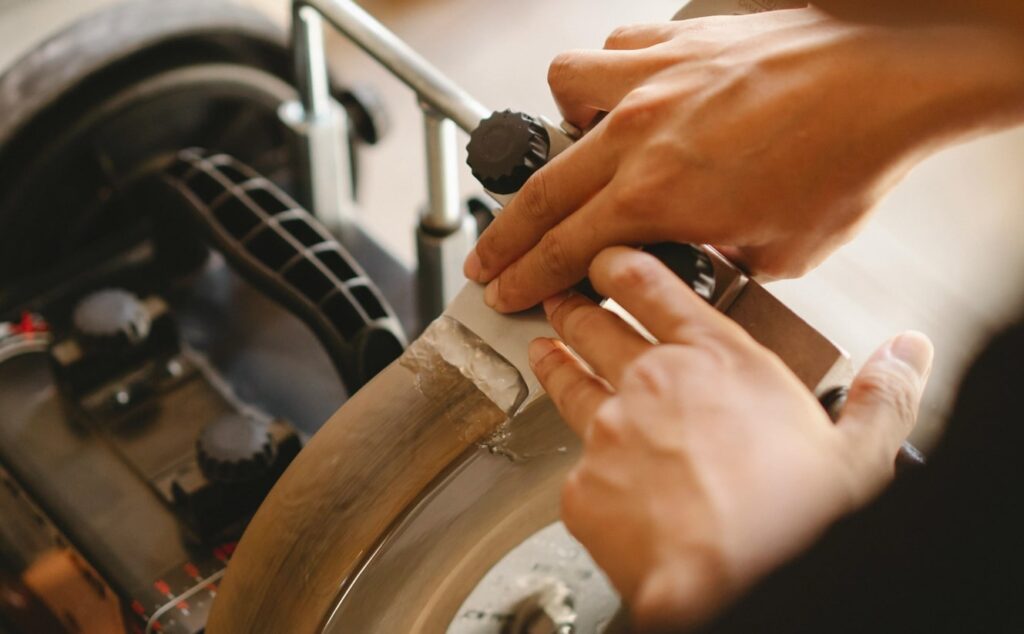 sharpening and grinding knife in the manufacturing process