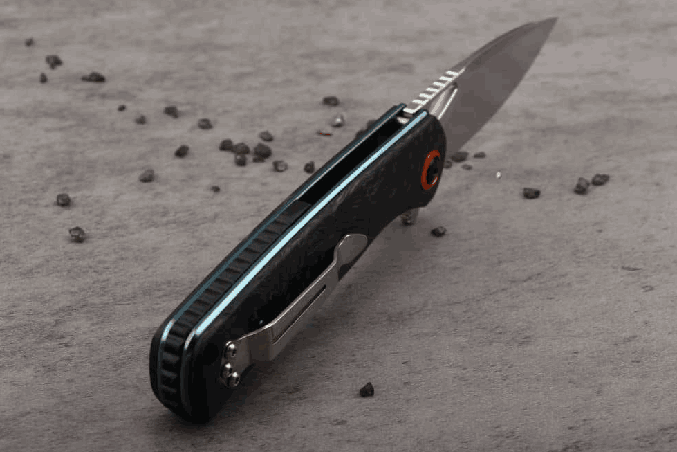 featured image of carbon fiber knife scales