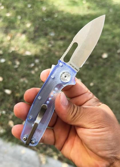 colored lexan scales on a edc knife