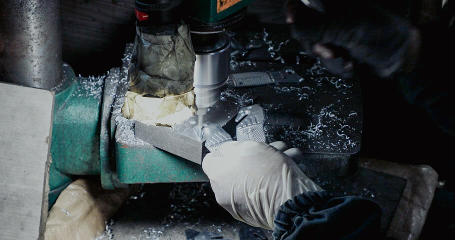 Choosing between Nitro-V and D2 for your knife brand