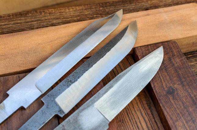 Steel Composition Comparison Nitro V vs S35VN