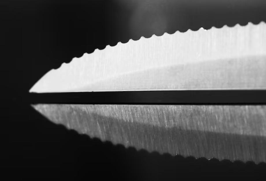 8Cr13MoV vs. 440C Steel featured image