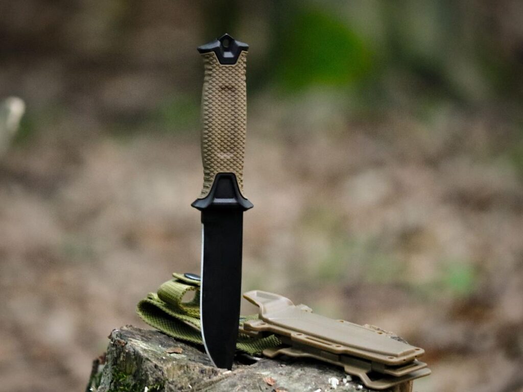 How Do You Choose Between DLC and Cerakote for Your Knife Line